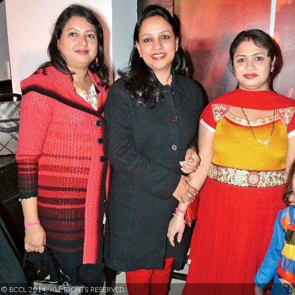 (L-R) Rashi, Rachna and Vidhya at a ladies party, held in Kanpur.