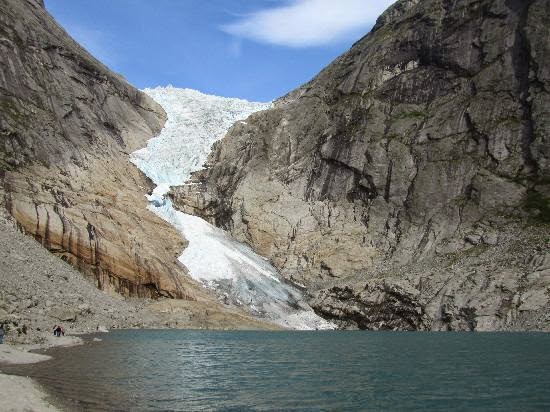 DE HELLESYLT A GEIRANGER PASANDO POR EL GLACIAR BRIKSDAL - CRUCERO POR LOS FIORDOS NORUEGOS. CUADERNO DE VIAJE. (6)