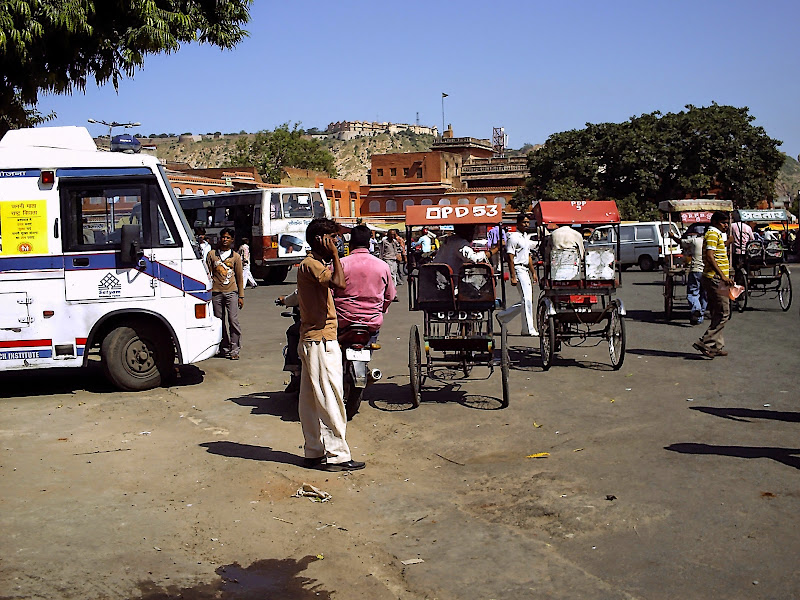 19-29/09 KOTA, PERIPECIAS BUROCRÁTICAS - UNA VUELTA AL RAJASTHAN DE 30.240 MINUTOS MAS O MENOS (7)