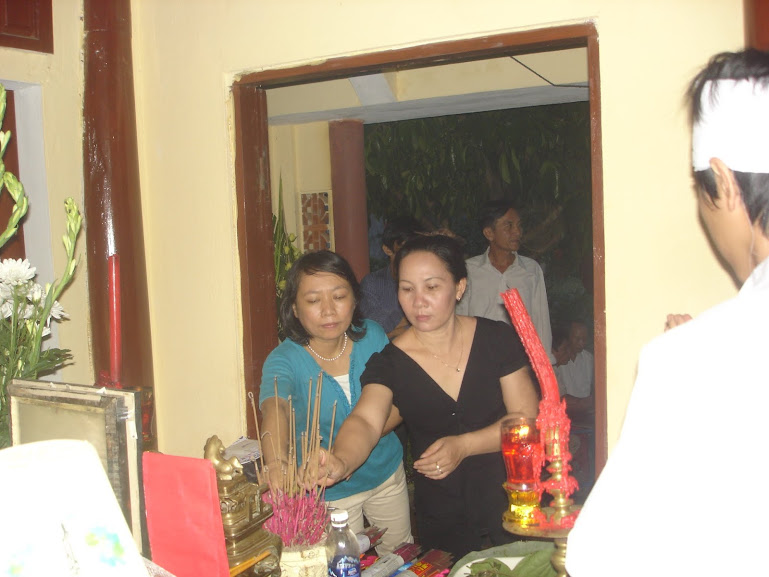 Kính viếng Cụ Bà Mẹ Thầy Phong 6-5-2012 DSC00033