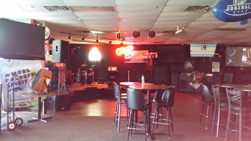 Bar «New Direction Bar & Grill», reviews and photos, 2630 Chamberlain Ln, Louisville, KY 40245, USA