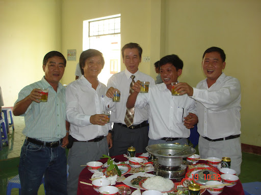 Chào mừng Ngày nhà giáo Việt Nam 20/11 2010 - Page 3 DSC00176