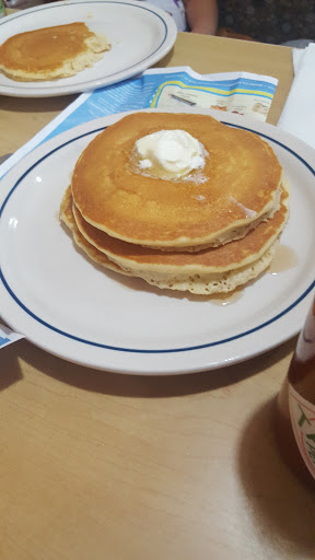 Restaurant «IHOP», reviews and photos, 1701 Sunrise Hwy, Bay Shore, NY 11706, USA