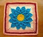 Free Crochet Pattern - Crocodile Flower Square 12"