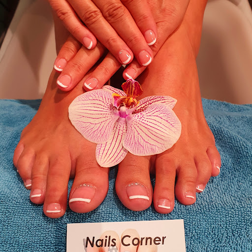 Nails Corner logo