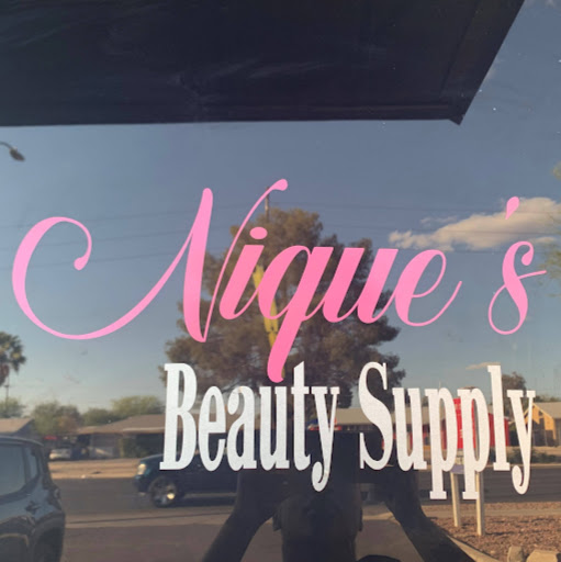 Nique's Beauty Supply logo