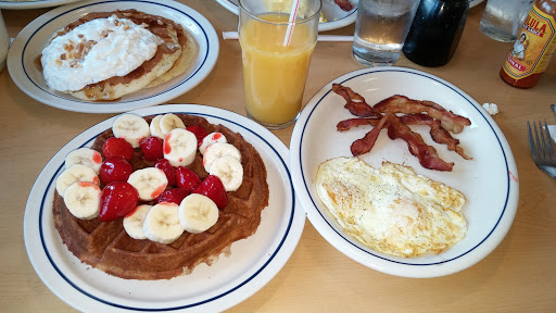 Restaurant «IHOP», reviews and photos, 2159 Jericho Turnpike, Commack, NY 11725, USA