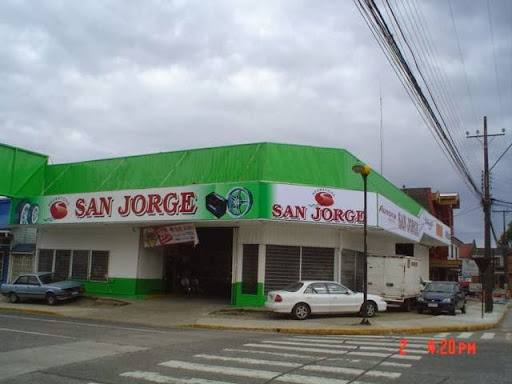 Neumaticos San Jorge, Manuel Rodríguez 196, Puerto Montt, X Región, Chile, Contratista de tejados | Los Lagos