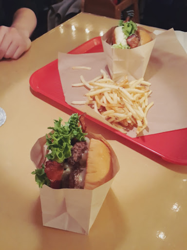Hamburger Restaurant «Coastline», reviews and photos, 4444 California Ave SW, Seattle, WA 98116, USA