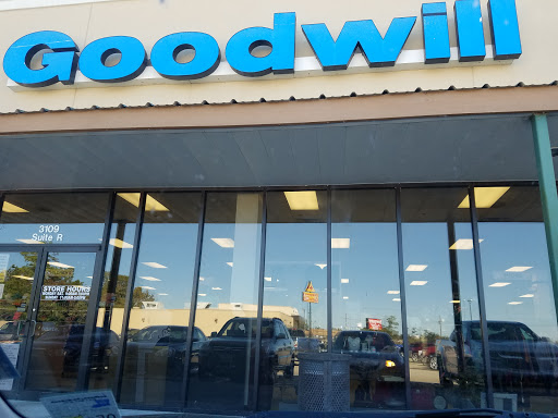 Thrift Store «Goodwill», reviews and photos, 3109 Edgar Brown Dr, Orange, TX 77630, USA