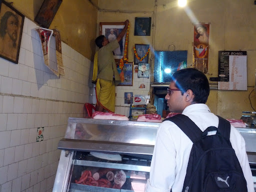 U. P. Cold Stores, Fenwick Bazar St, Nelly Sengupta Sarani, New Market Area, Dharmatala, Taltala, Kolkata, West Bengal 700087, India, Storage_Facility, state WB