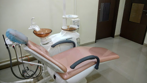Prajapati Dental Clinic, Beside PM Jewellers, Near Vapi West Railway Station,, Vapi Bazar Rd, Vapi, Gujarat 396191, India, Dental_Clinic, state GJ
