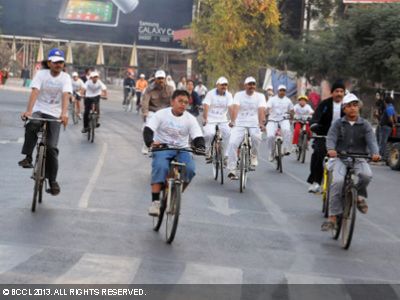 Sabermati Cyclothon 2013 organised by Ahmedabad Municipal Corporation was held at Ahmedabad.