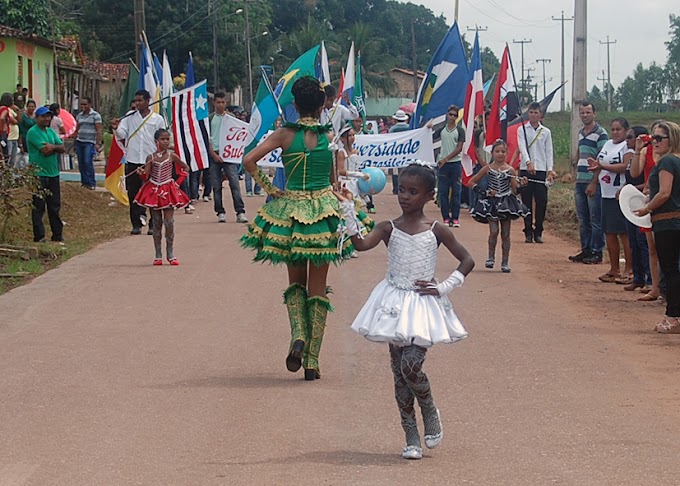 Desfile Cívico em Bacabeira