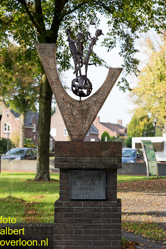 vrijheidsmonument in Overloon 03-10-2014 (1).jpg