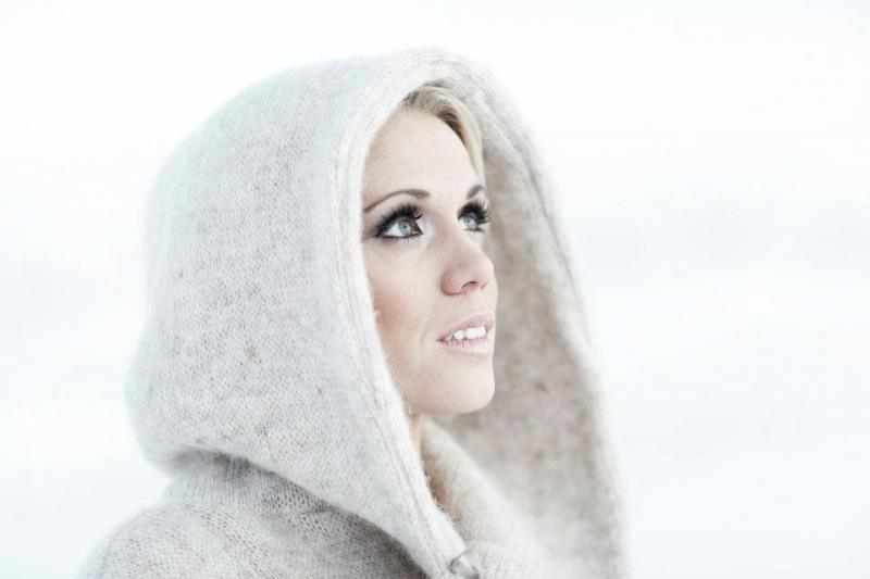 Greta-Salome-Everywhere-Around-Me.jpeg Kylie Minogue Flower Cover-Art 2012