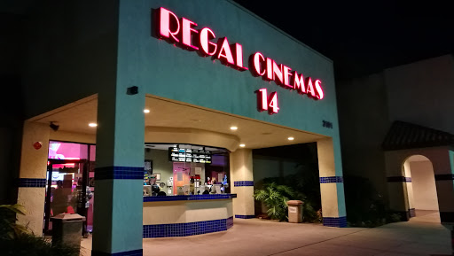 Movie Theater «Regal Cinemas Gainesville Cinema 14», reviews and photos