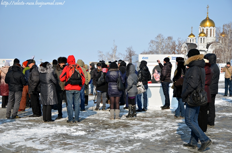 10 марта 2012 года. Серия одиночных пикетов на площади Славы в Самаре