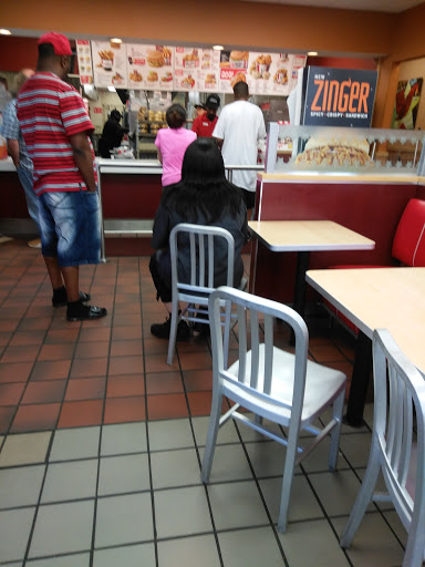 Fast Food Restaurant «KFC», reviews and photos, 6901 University Blvd, Coraopolis, PA 15108, USA