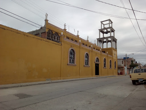 Casa Parroquia Santa Clara, San Julio 308, Santa Clara, 37470 León, Gto., México, Parroquia | GTO
