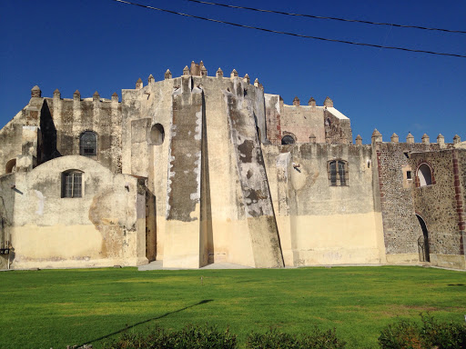 Parroquia de Ntra. Sra. del Socorro y San Pablo Apóstol, José María Morelos 1, Zona Centro, 38940 Yuriria, Gto., México, Institución religiosa | GTO