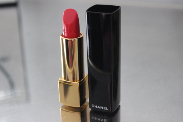 Chanel Rouge Allure Lipstick in 136 Mélodieuse - a little pop of coral.