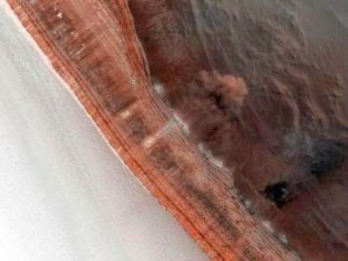 Nasa Spacecraft Captures Huge Avalanche Near Mars North Pole