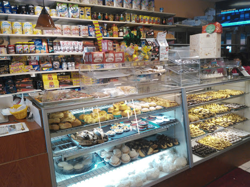 Bakery «Moises Bakery of Miami Inc», reviews and photos, 7310 Collins Ave, Miami, FL 33141, USA