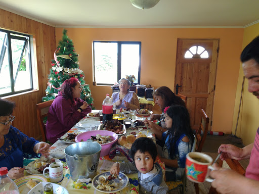 Restaurant Brasas El Tepual, V-60, Las Quemas, Puerto Montt, X Región, Chile, Comida | Los Lagos