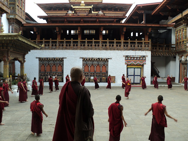 Ký sự chuyến hành hương Bhutan đầu xuân._Bodhgaya monk (Văn Thu gởi) DSC06807