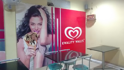 Kwality Walls Ice Cream Parlour, Round Park Rd, Danavai Peta, Rajahmundry, Andhra Pradesh 533103, India, Dessert_Shop, state AP