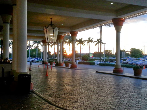 Cinemark Bistro Boca Raton and XD