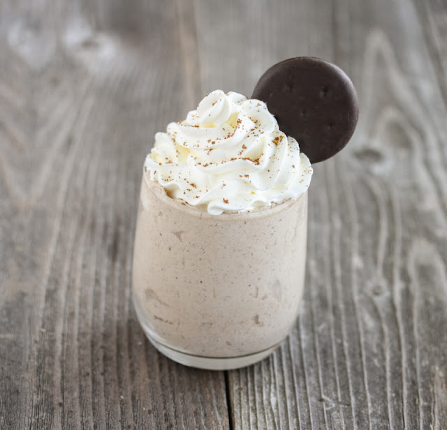 photo of a vanilla thin mints milkshake