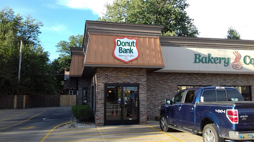 Donut Shop «Donut Bank Bakery & Coffee Shop», reviews and photos, 1950 Washington Ave, Evansville, IN 47714, USA