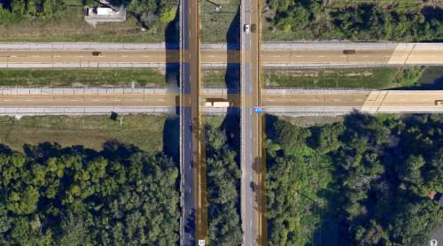 Triangle Ufo Moves 150 Feet Over Ohio Turnpike