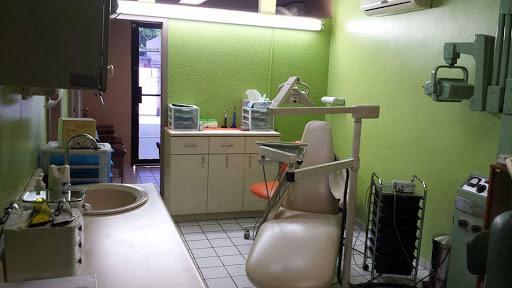 Dental Valencia (Clinica Dental Integral), Río Ameca 2698, Nuevo Mexicali, 21399 Mexicali, B.C., México, Odontólogo pediatra | BC