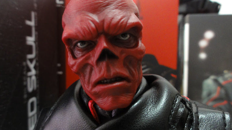 [Hot Toys] Red Skull - Captain America: The First Avenger 1/6 scale - Página 11 DSC01218