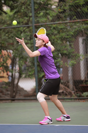 Trong 64 tay vợt tham gia giải tennis FPT tổ chức ngày 18/04/2015 trên cụm sân Yên Hòa, Cầu Giấy, chị Trịnh Thu Thảo, giảng viên Cao đẳng thực hành FPT Polytechnic, là vận động viên nữ duy nhất.