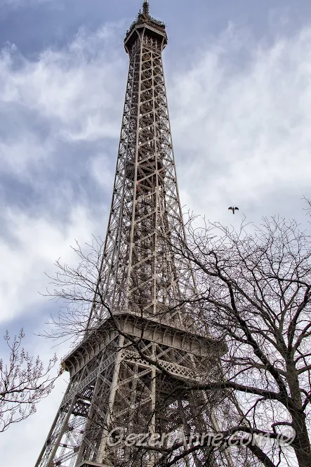 Eiffel kulesinin üst kısmı, Paris