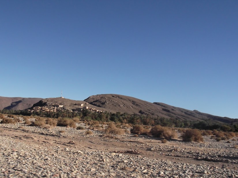 Por Marrocos e Mauritãnia, a queimar Pneu e Gasolina  - Página 6 DSCF1227