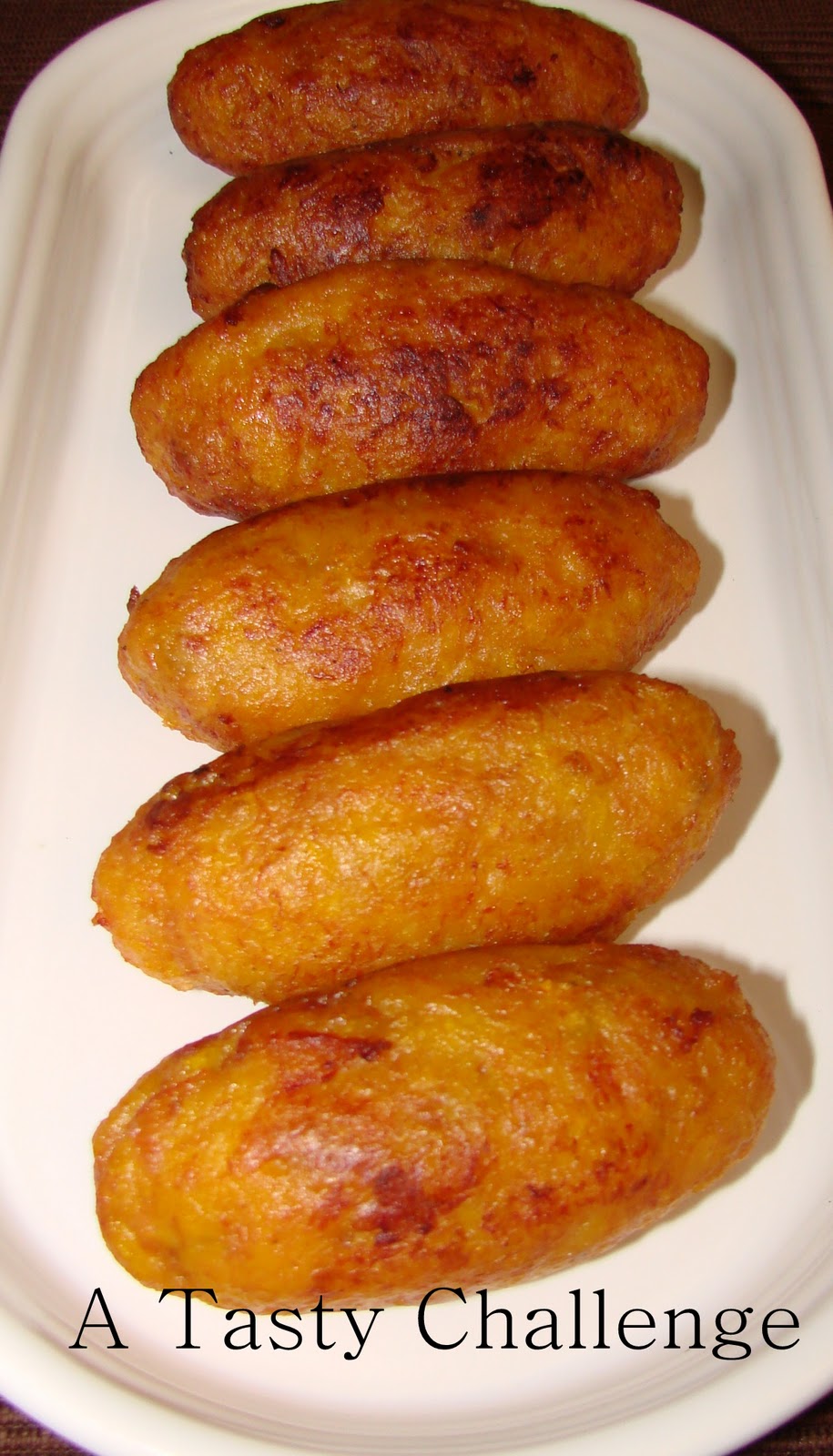 A Tasty Challenge.....: Unnakaya (Fried Stuffed Plantains)