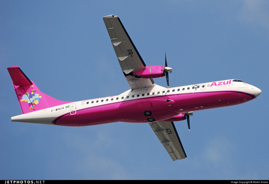 [Brasil] Azul recebe nova aeronave ATR72 pintada de rosa para promover o combate ao câncer de mama Atrrosa2