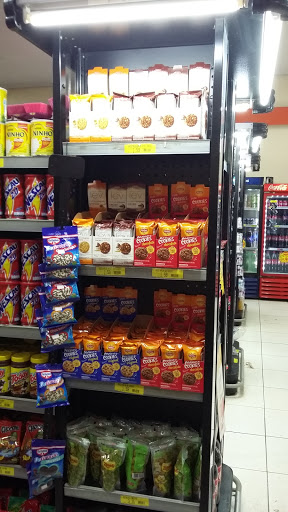 Supermercado Monte Castelo, R. Paranaguá, 174 - Zona 7, Maringá - PR, 87020-190, Brasil, Lojas_Mercearias_e_supermercados, estado Paraná