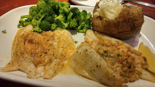 Seafood Restaurant «Red Lobster», reviews and photos, 407 Eisenhower Dr, Hanover, PA 17331, USA