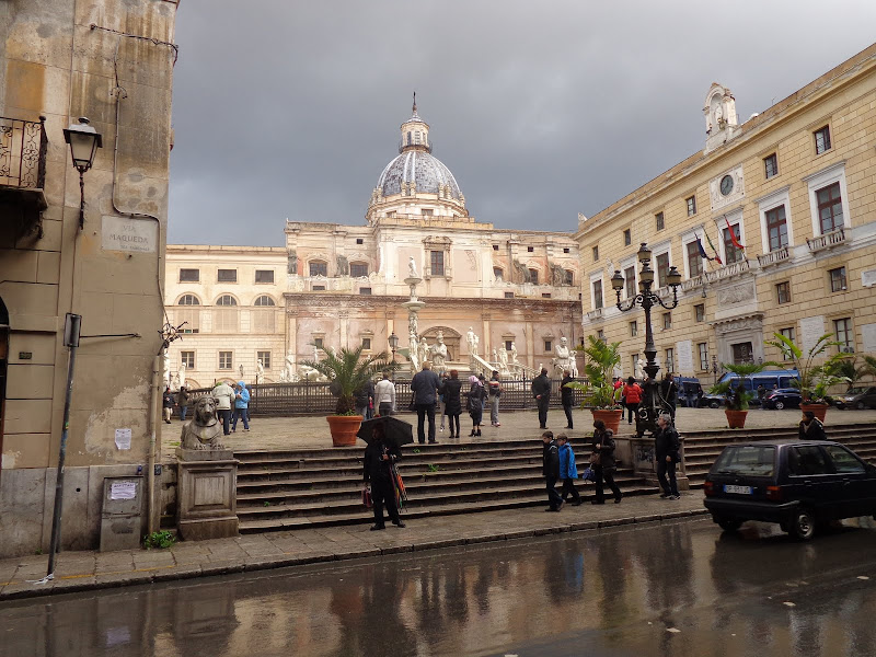 А включите-ка мне усилители качки! А подайте-ка белых пиджаков. Costa Paсifica февраль 13г
