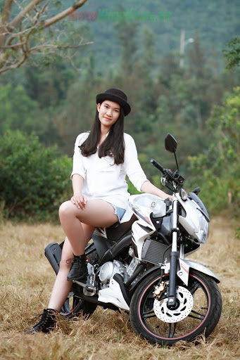 Người đẹp Việt sánh đôi cùng Yamaha FZ150i | Moto Nhập Khẩu, Moto Phân ...