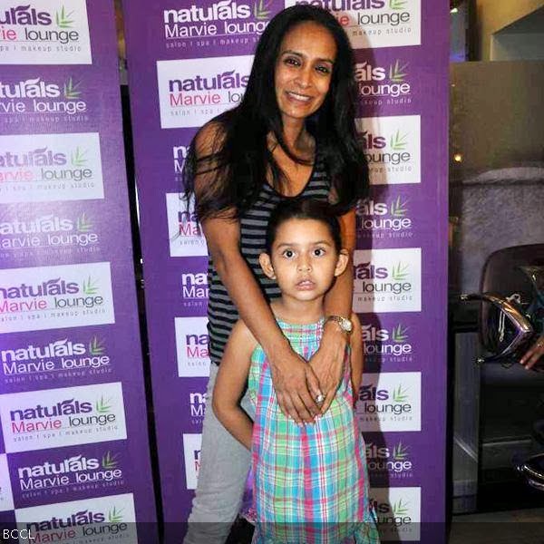 Suchitra Pillai seen with daughter at Marvie Ann Beck's spa launch, held in Mumbai, on October 9, 2013. (Pic: Viral Bhayani)