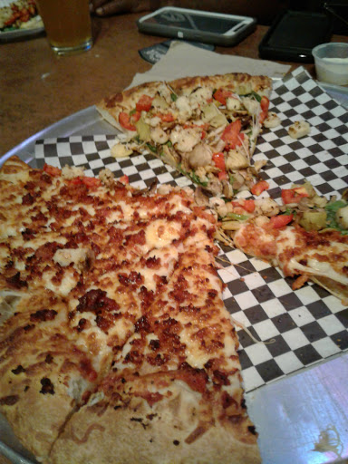 Pizza Restaurant «Pizza & Pints», reviews and photos, 449 N Main St, Manteca, CA 95336, USA