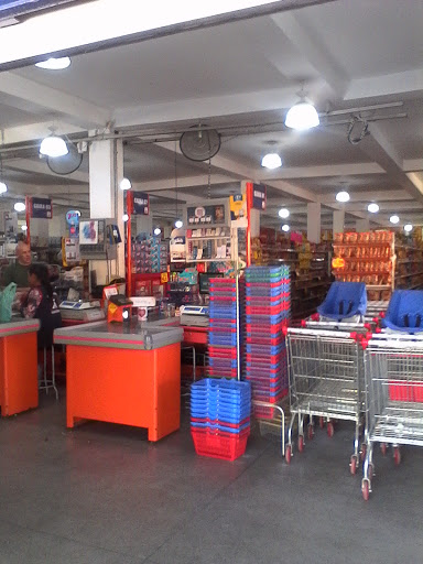 Supermercado Santa Helena, R. Huxley, 720 - Jardim Campo Alto, Colombo - PR, 83408-010, Brasil, Supermercado, estado Parana