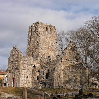 Sankt Olofs kyrkoruin 1186